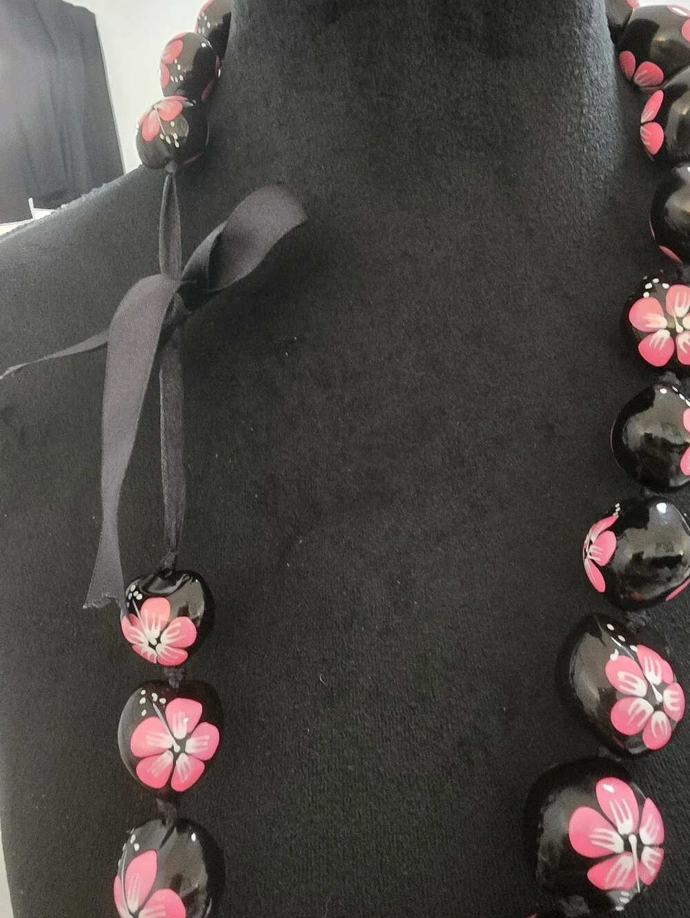 Kukui Nut Lei Necklace With Handpainted Hibiscus Flowers On Black Nuts